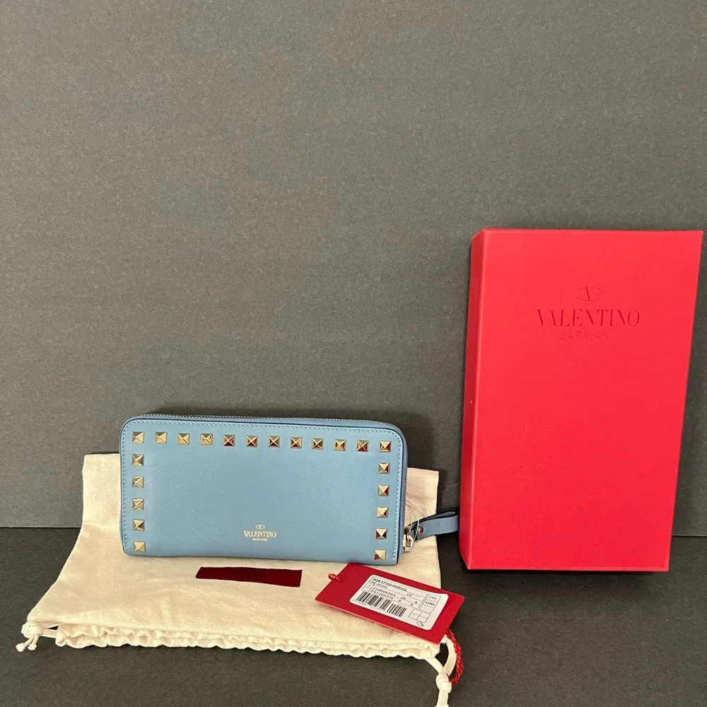 Valentino Garavani Rockstud Zip Around leather wallet - Picture 2 of 5
